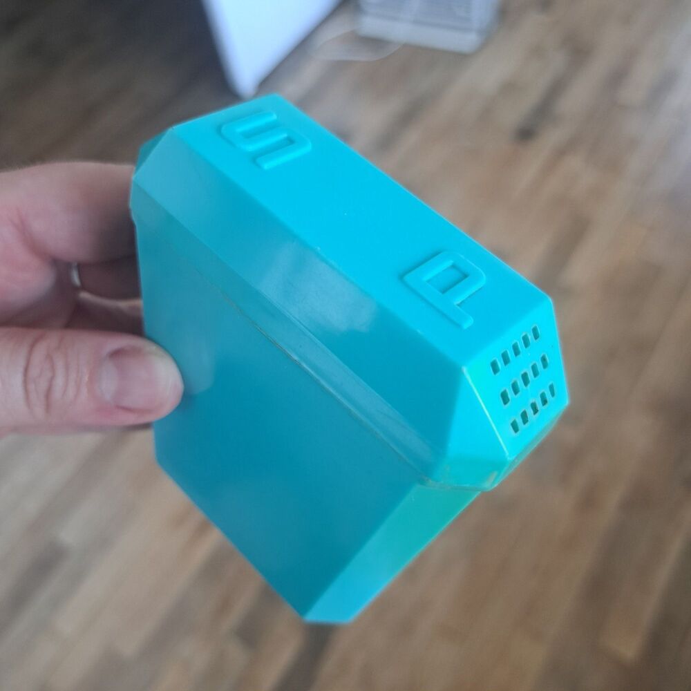 Vintage Vernco 2 in 1 Turquoise Teal Blue Plastic Bakelite Salt Pepper Shaker
